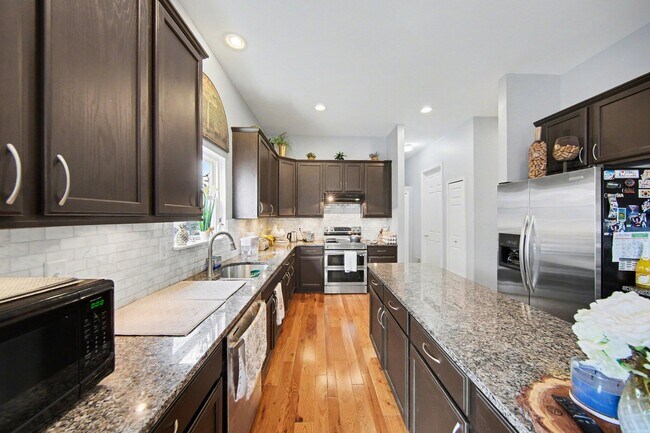 Building Photo - 1495 Chapleau Dr