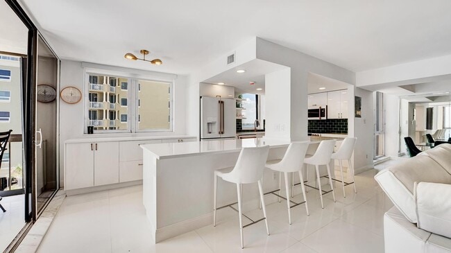 Building Photo - 5380 N Ocean Dr