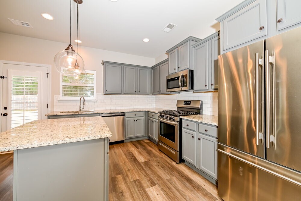 Building Photo - 272 Villa Grande Dr