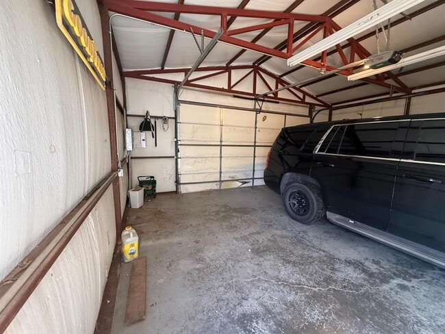 Building Photo - 1940 Ives Way Ln