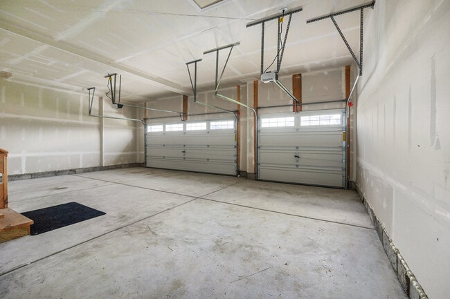 Building Photo - 917 Penrith Ln