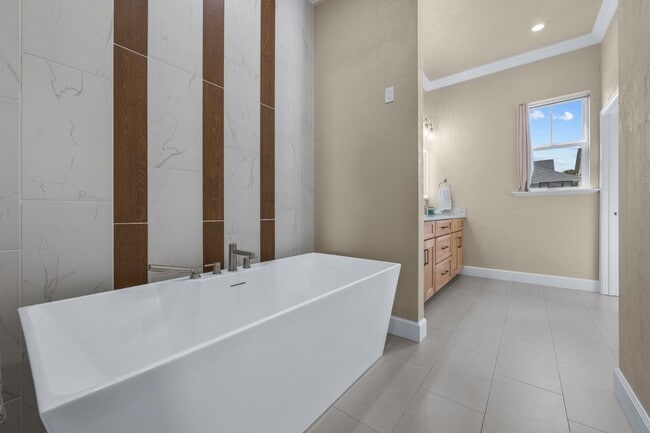 Building Photo - Beautiful Home in Town of Tioga