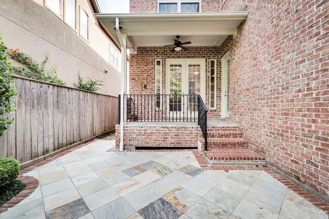 Building Photo - 4324 Ione St