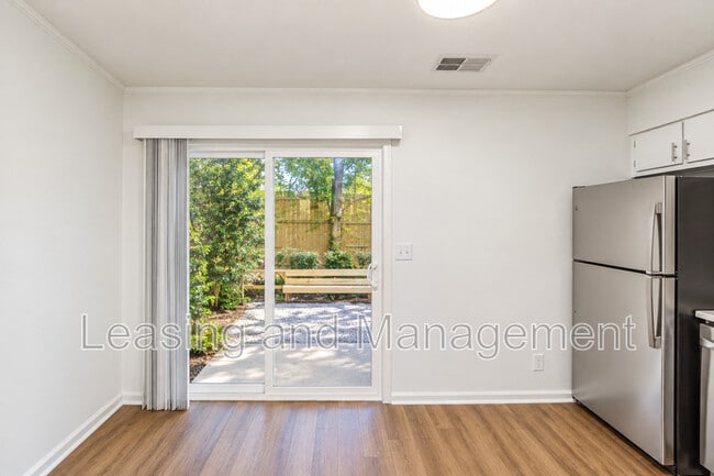 Building Photo - 907 Royal Tern Ln