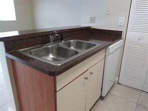 Building Photo - 1227 SW 46th Ave