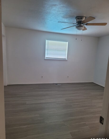 Building Photo - 3112 N Viewpoint Dr