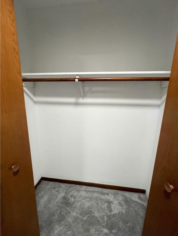 Building Photo - 2 S Wickham Ct