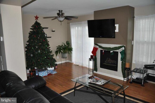 Building Photo - 19 Pulpit Ln