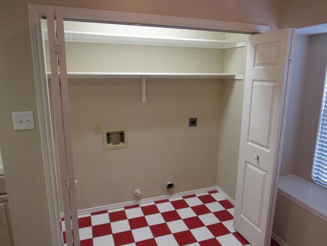 Building Photo - 21130 Malibu Colony