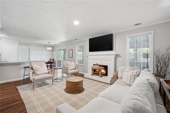 Building Photo - 1810 Westwind Dr