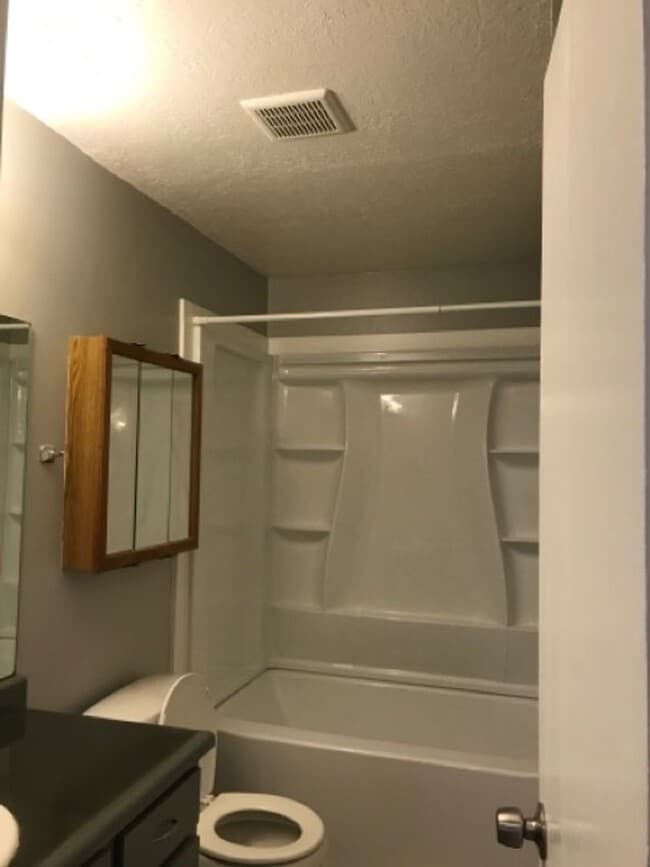 Building Photo - 297 Monroe Pl