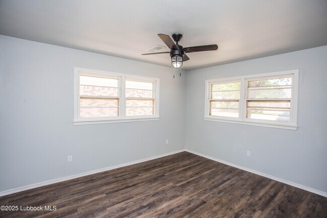 Building Photo - 6803 Avenue W