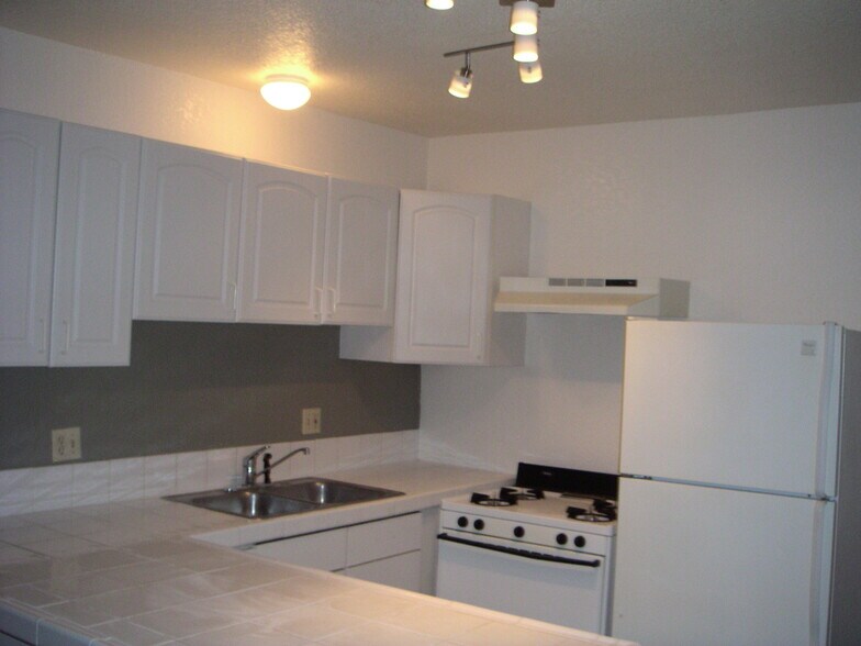 Building Photo - 1418 E St