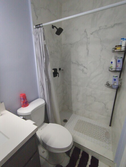 Building Photo - 901 SW 103rd Ct