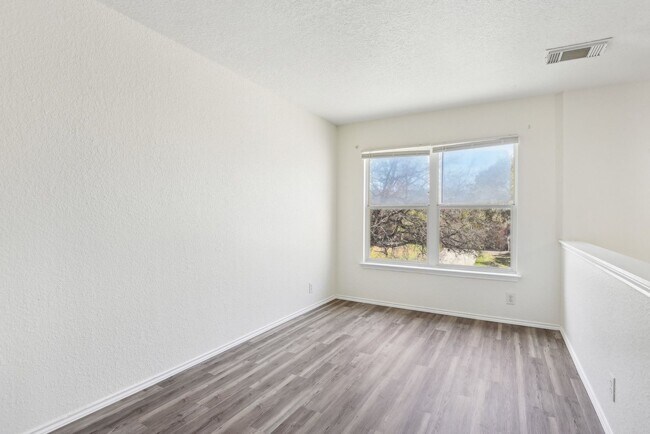 Building Photo - 16216 Ike Ln