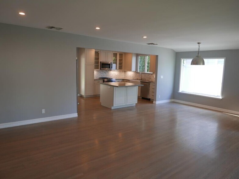 Living Room - 16740 Morrison St