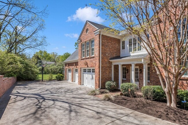 Building Photo - Extremely RARE opportunity in Green Hills