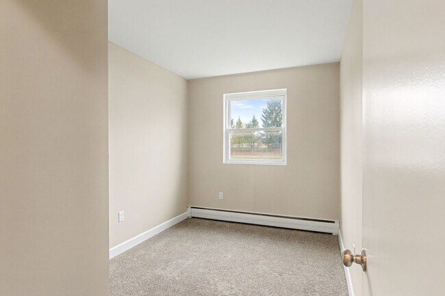 Building Photo - 218-222 S Sporting Hill Rd