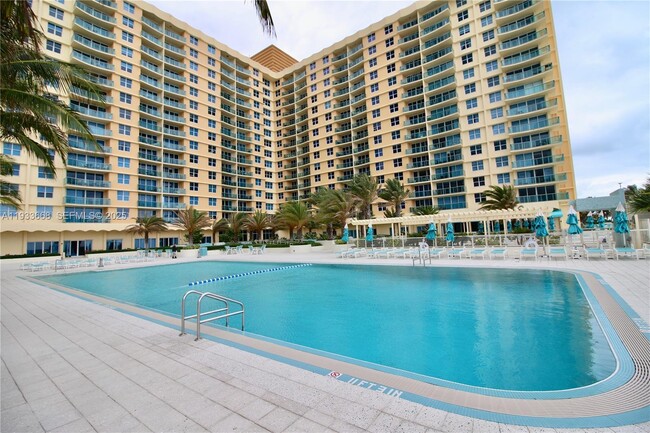 Building Photo - 2501 S Ocean Dr