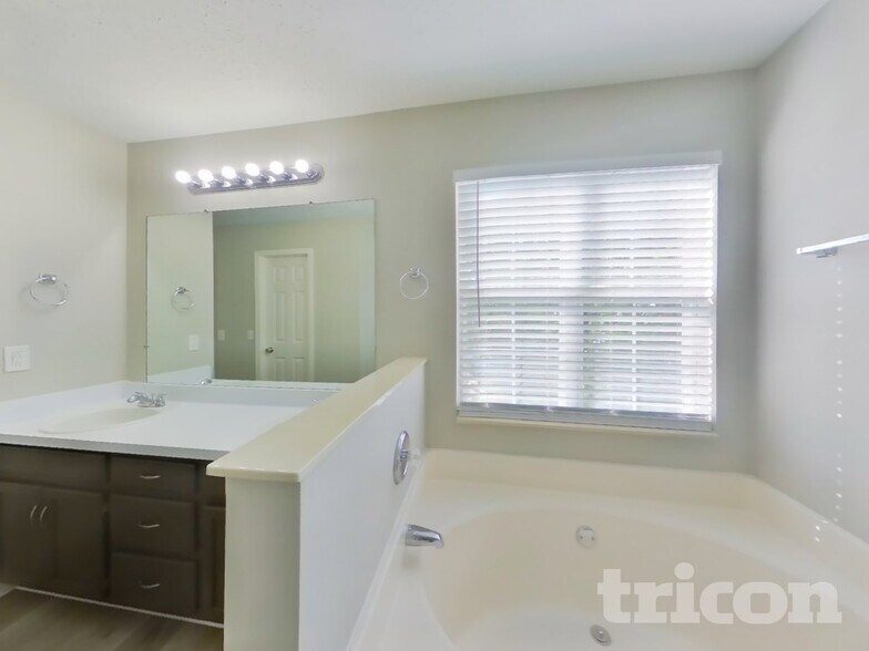 Building Photo - 1022 Ridge Trail