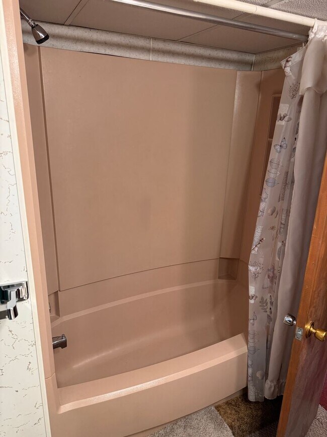 Building Photo - 4 Bedroom || 2.5 Bathroom Home in Boonsboro