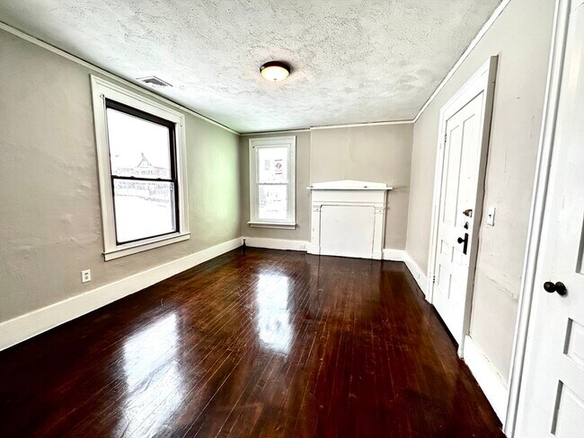 Building Photo - 56 Clinton Ave