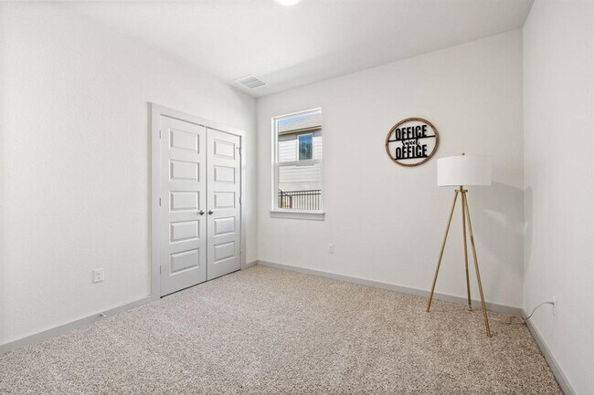 Building Photo - 212 Florenz Ln