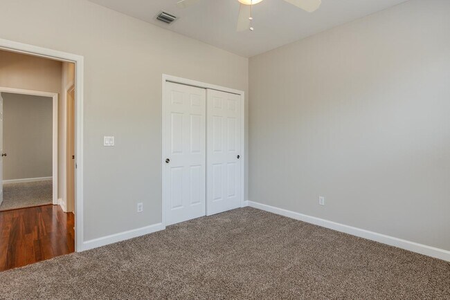 Building Photo - 3570 Four Oaks Blvd