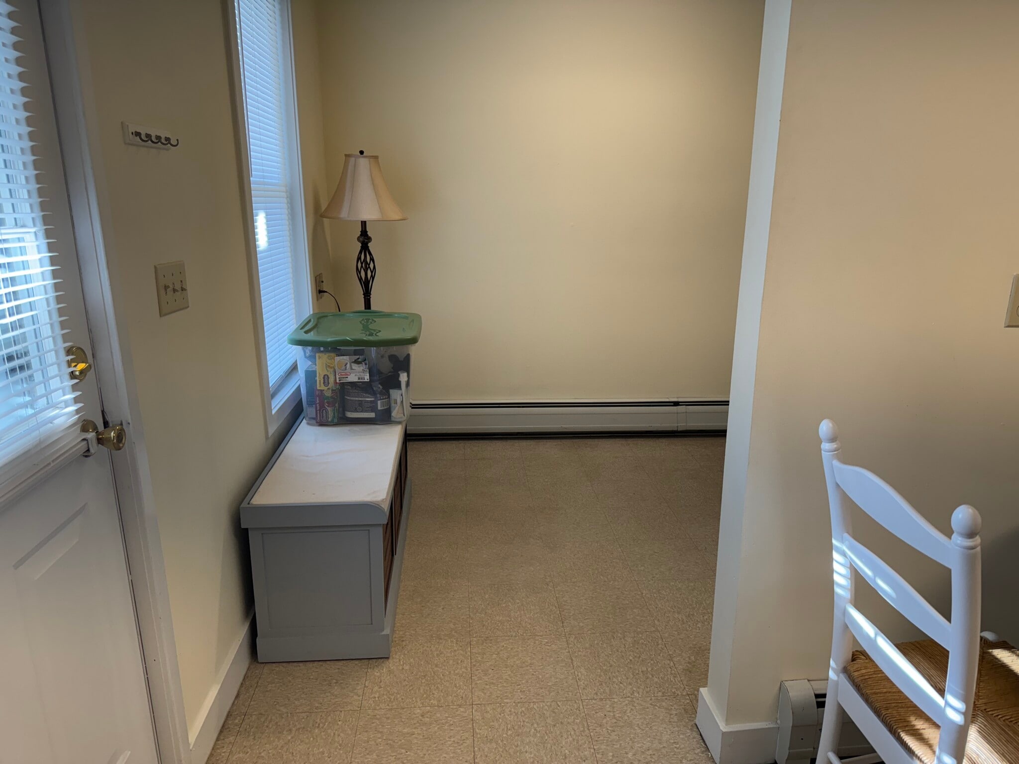 Sitting area by entry door - 47 Plunkett St