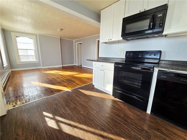 Building Photo - 81 Genesee St