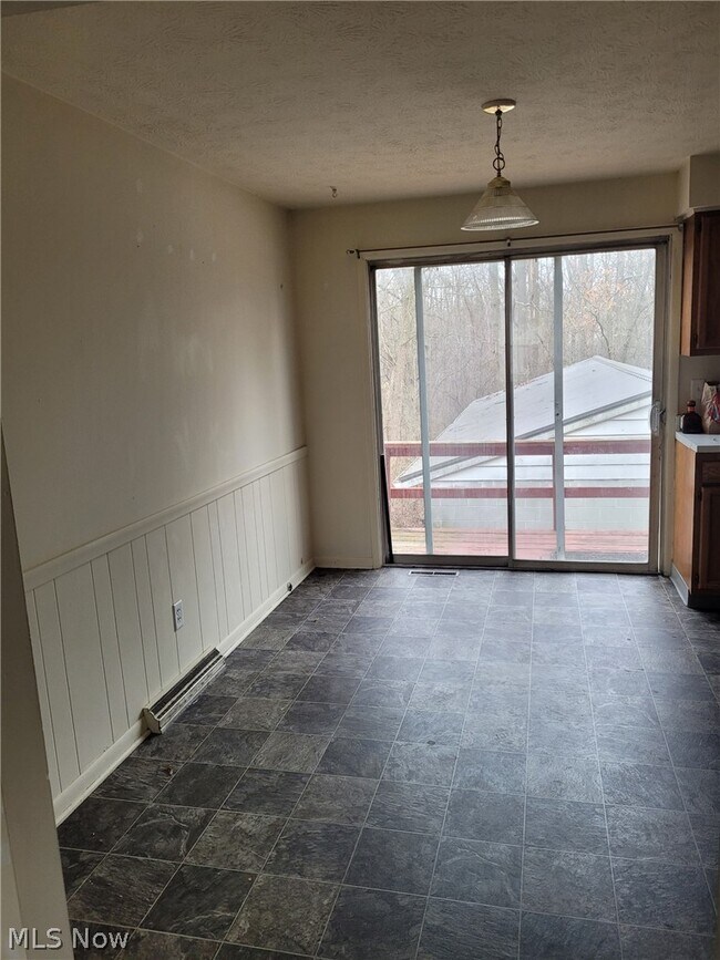 Building Photo - 2781 Thackeray Ave NW