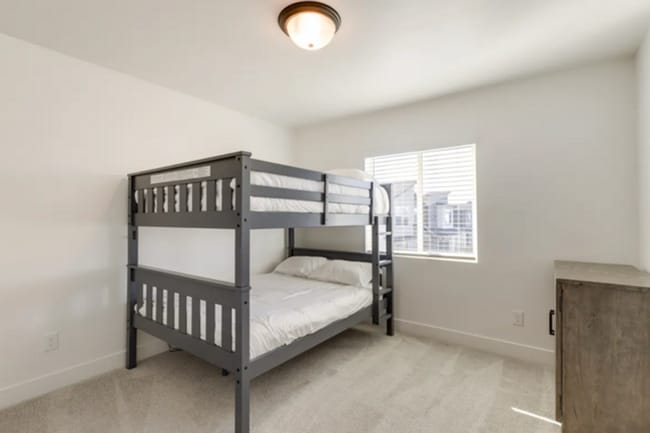 Building Photo - FURNISHED Charming 4 bedroom, 2.5 American Fork Home