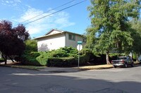 Building Photo - Shade Tree Apartments