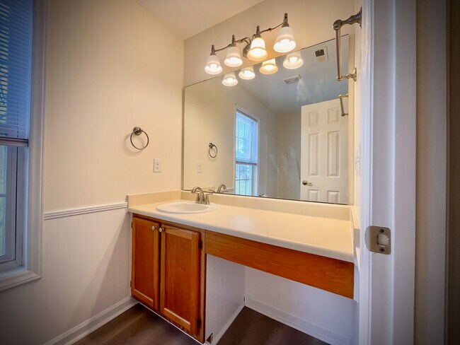 Building Photo - 1005 Gordon Woods Rd