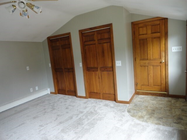 Building Photo - 211 Old Meeting House Rd