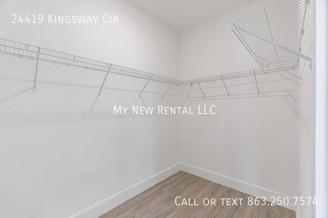 Building Photo - 24419 SW Kingsway Cir