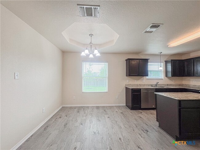 Building Photo - 724 Liberty Valley Dr