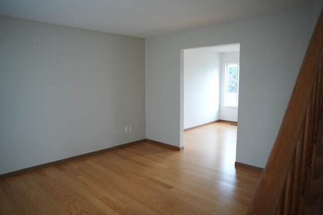 Building Photo - 22115 Pasadena Ln
