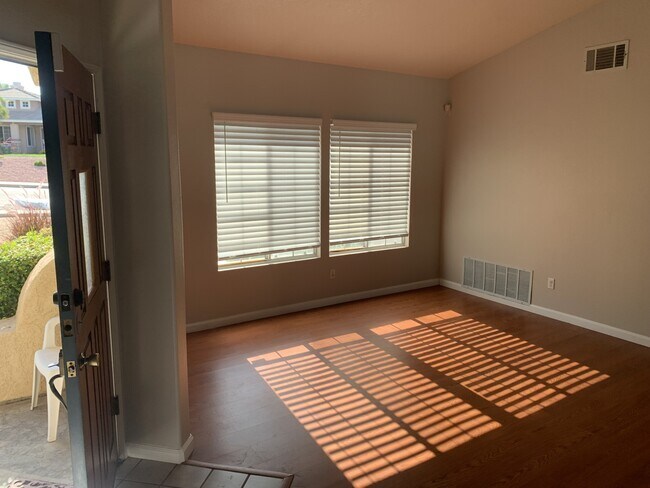 Building Photo - 38650 Juniper Tree Rd
