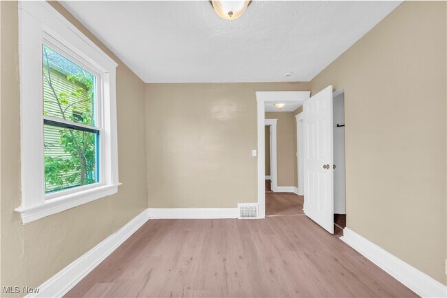 Building Photo - 9702 Laird Ave