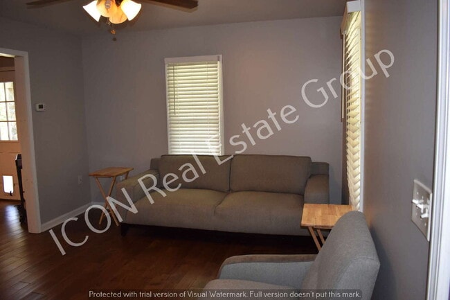 Building Photo - 1/1 home with detached garage