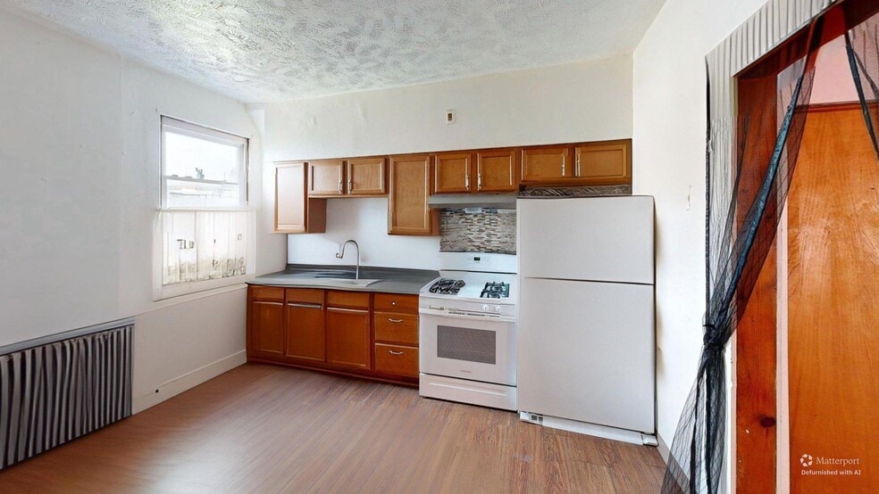 Kitchen (Downstairs Unit) - 3417 Ward St