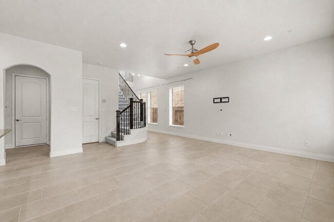 Building Photo - 9527 Scanlan Heights Ln