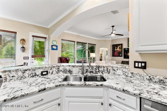 Building Photo - 4572 Comanche Trail Blvd