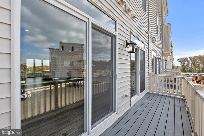 Building Photo - 23142 Horseshoe Trl Sq