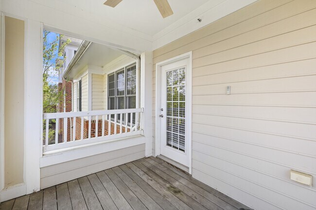 Building Photo - 623 Waterford Lake Dr