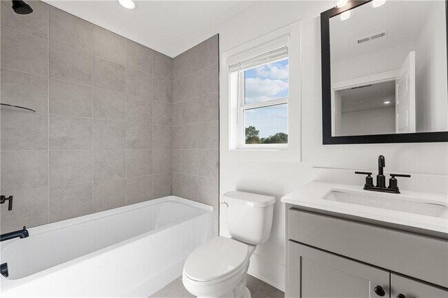 Building Photo - 3571 Overlook Rd NW