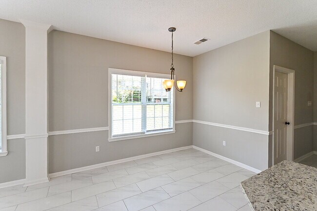 Building Photo - 5546 Lakefront Dr