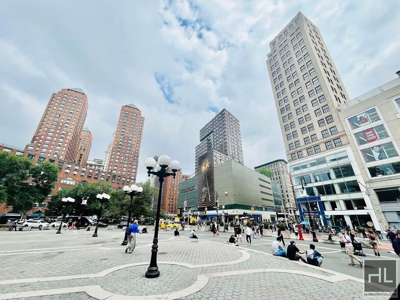 Building Photo - Fourth Avenue
