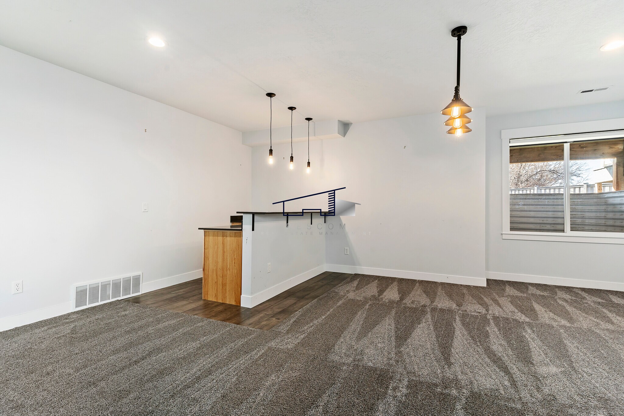 Building Photo - 369 W Clark Cir